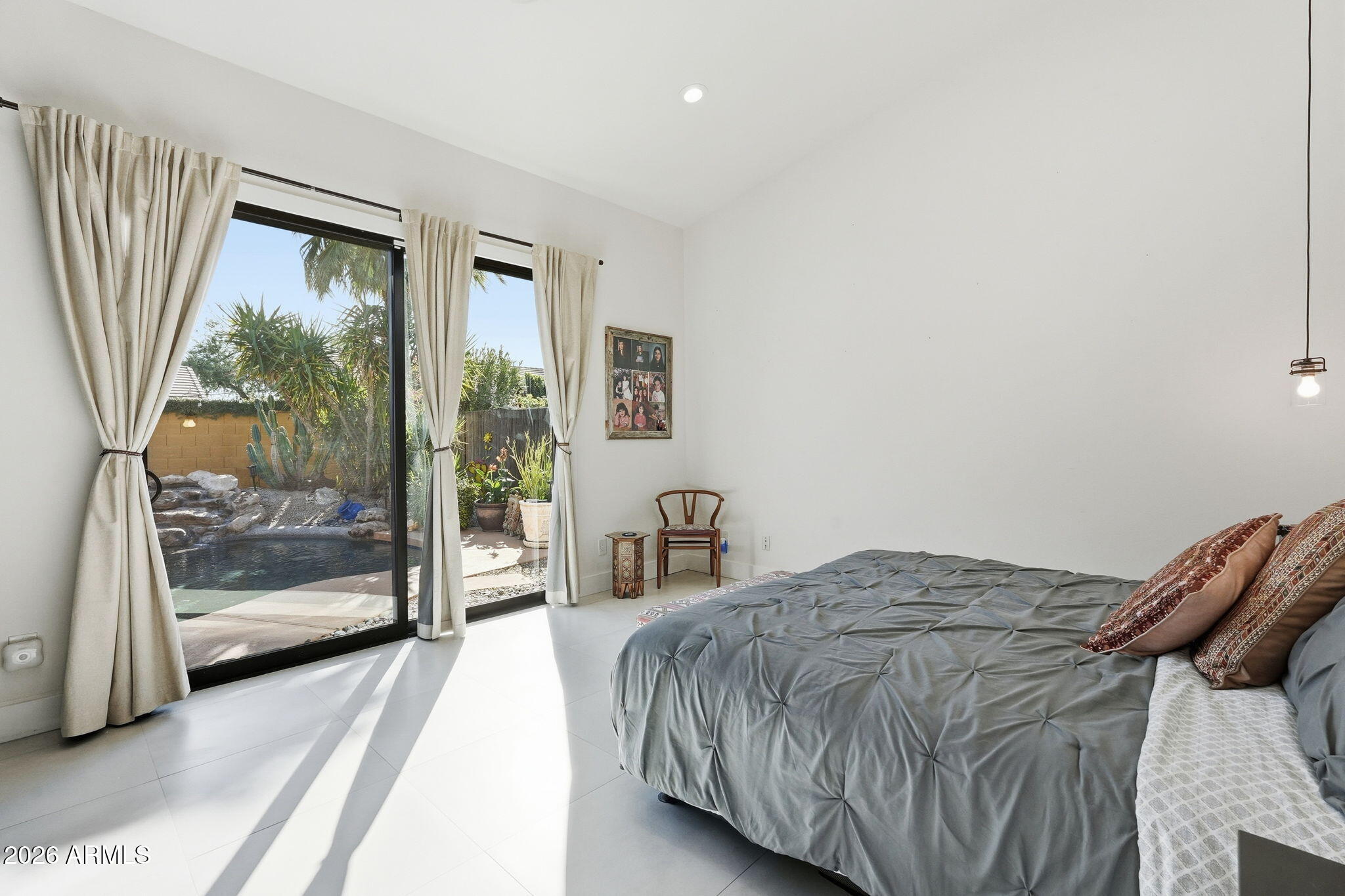 7327 E RUSTLING Pass