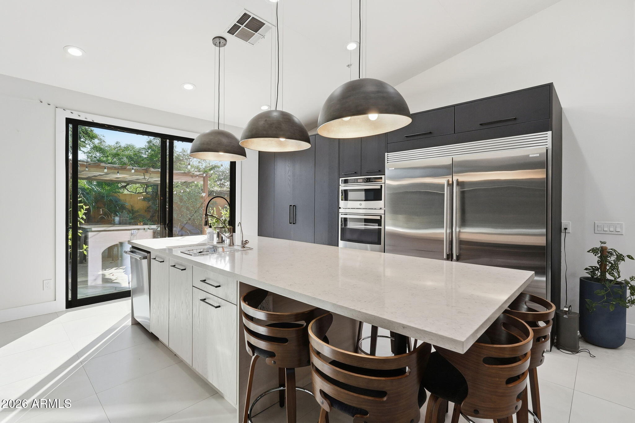 7327 E RUSTLING Pass