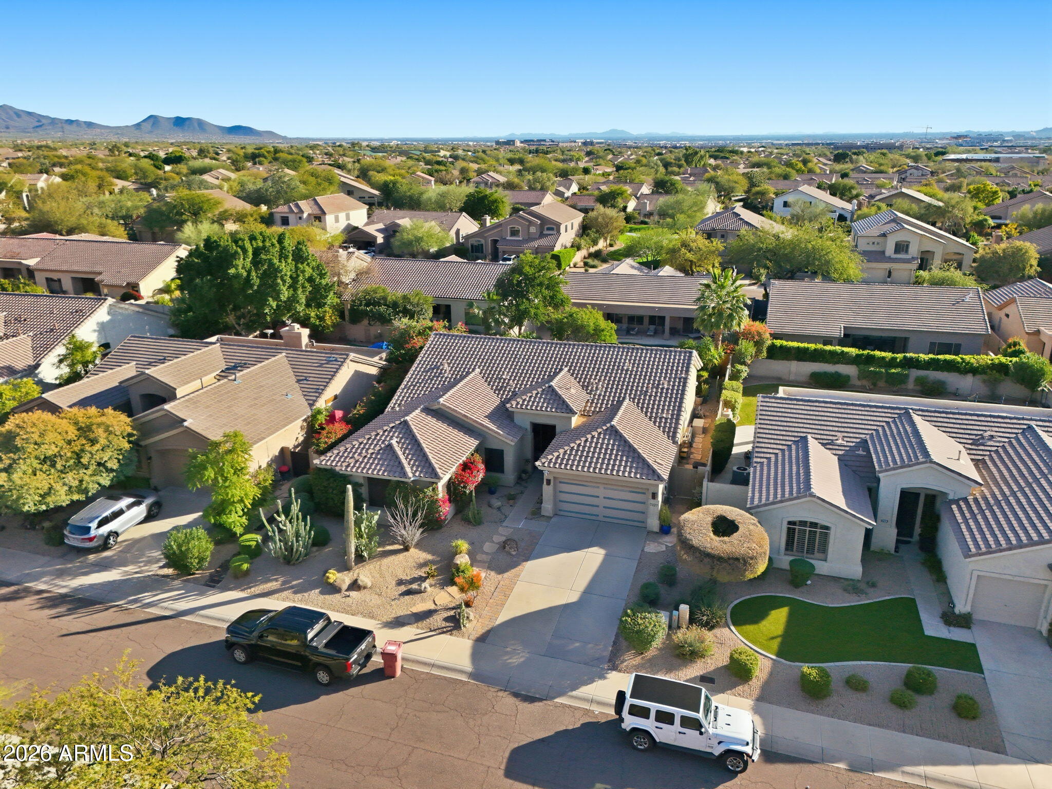 7327 E RUSTLING Pass