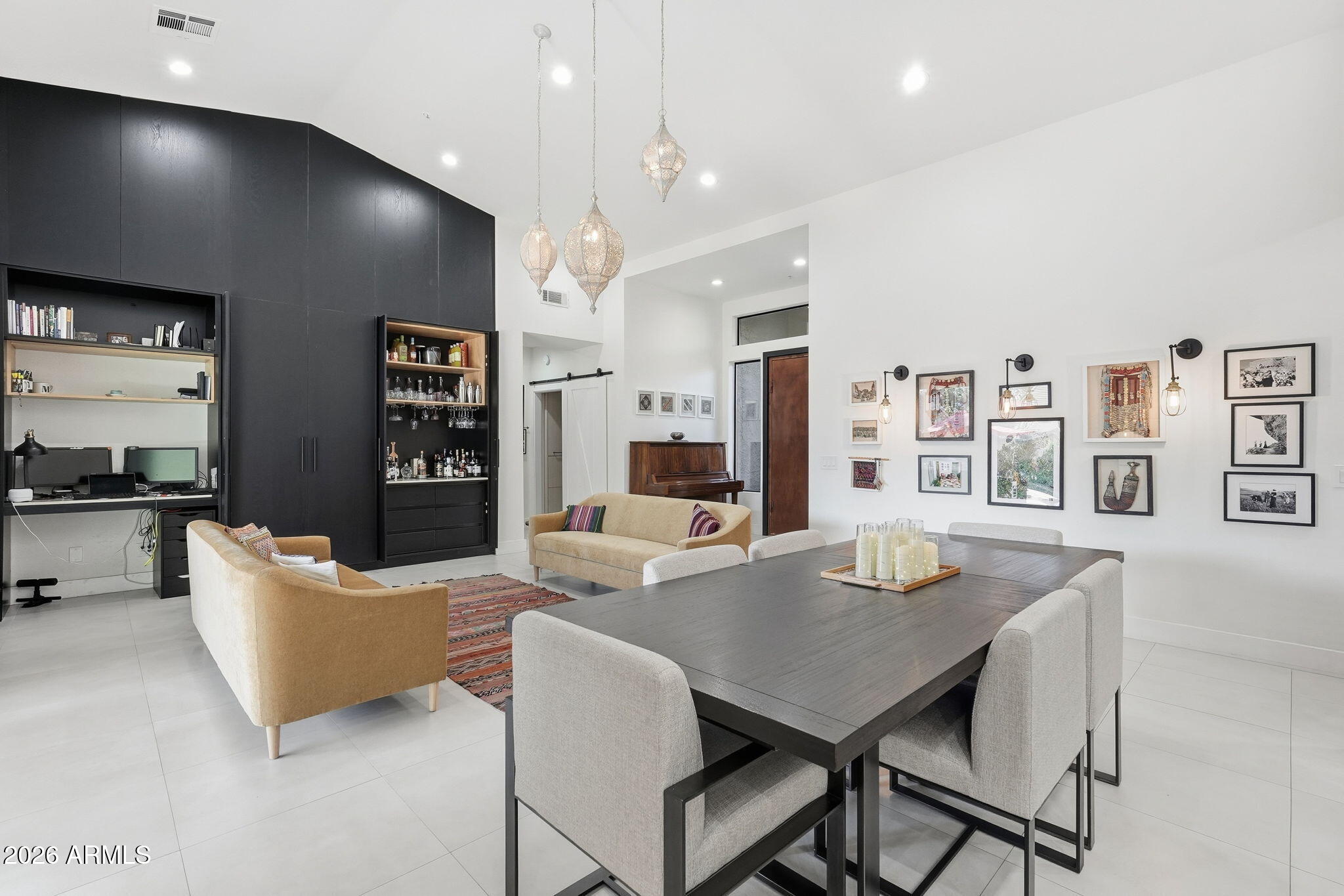 7327 E RUSTLING Pass