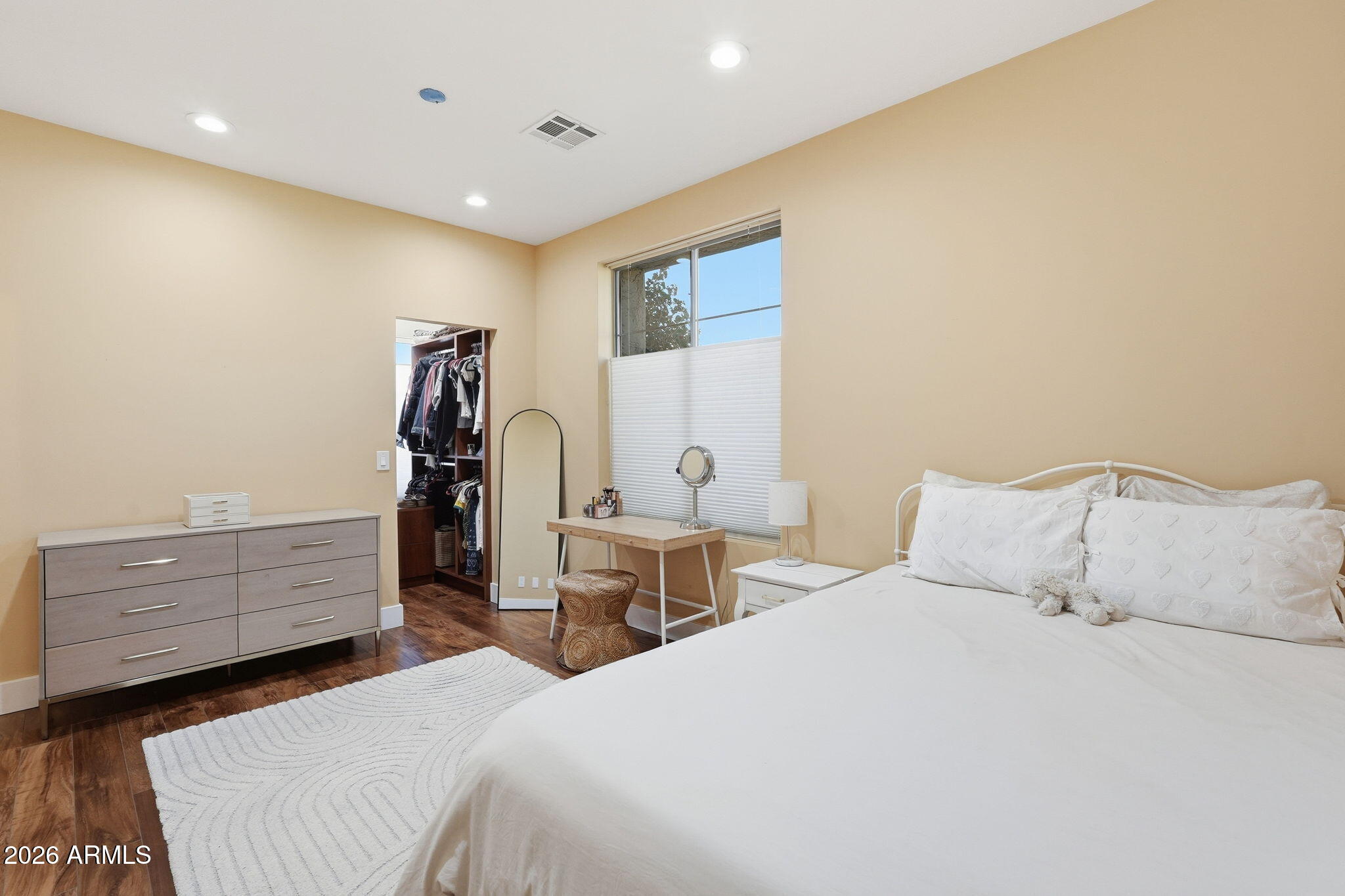 7327 E RUSTLING Pass