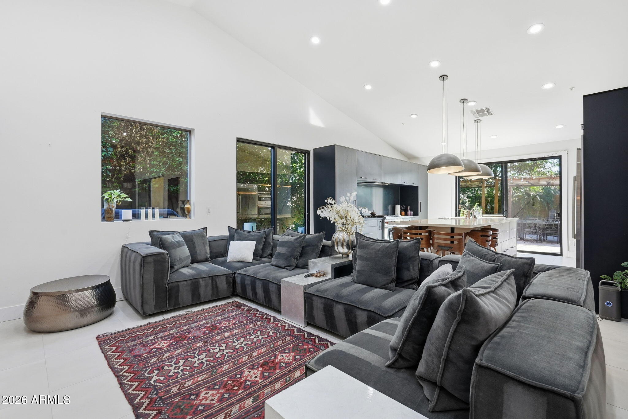 7327 E RUSTLING Pass