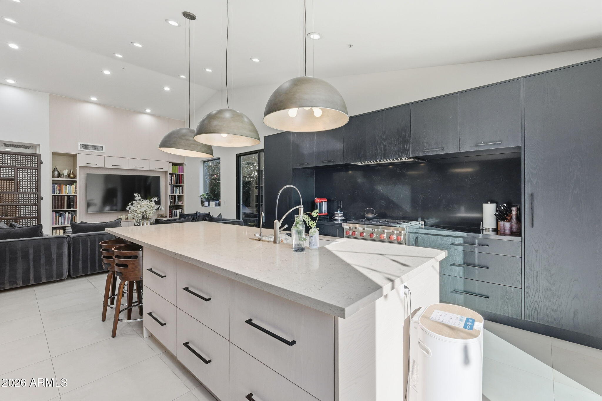 7327 E RUSTLING Pass