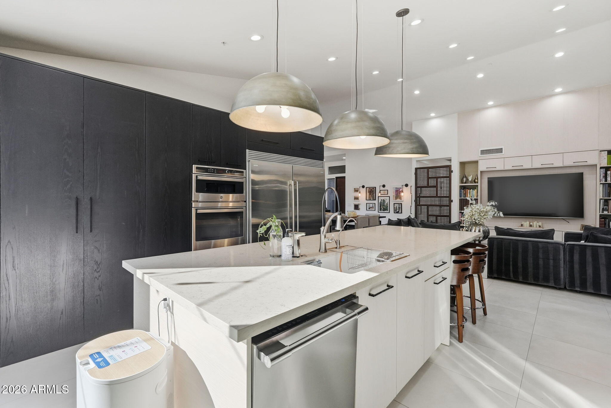 7327 E RUSTLING Pass