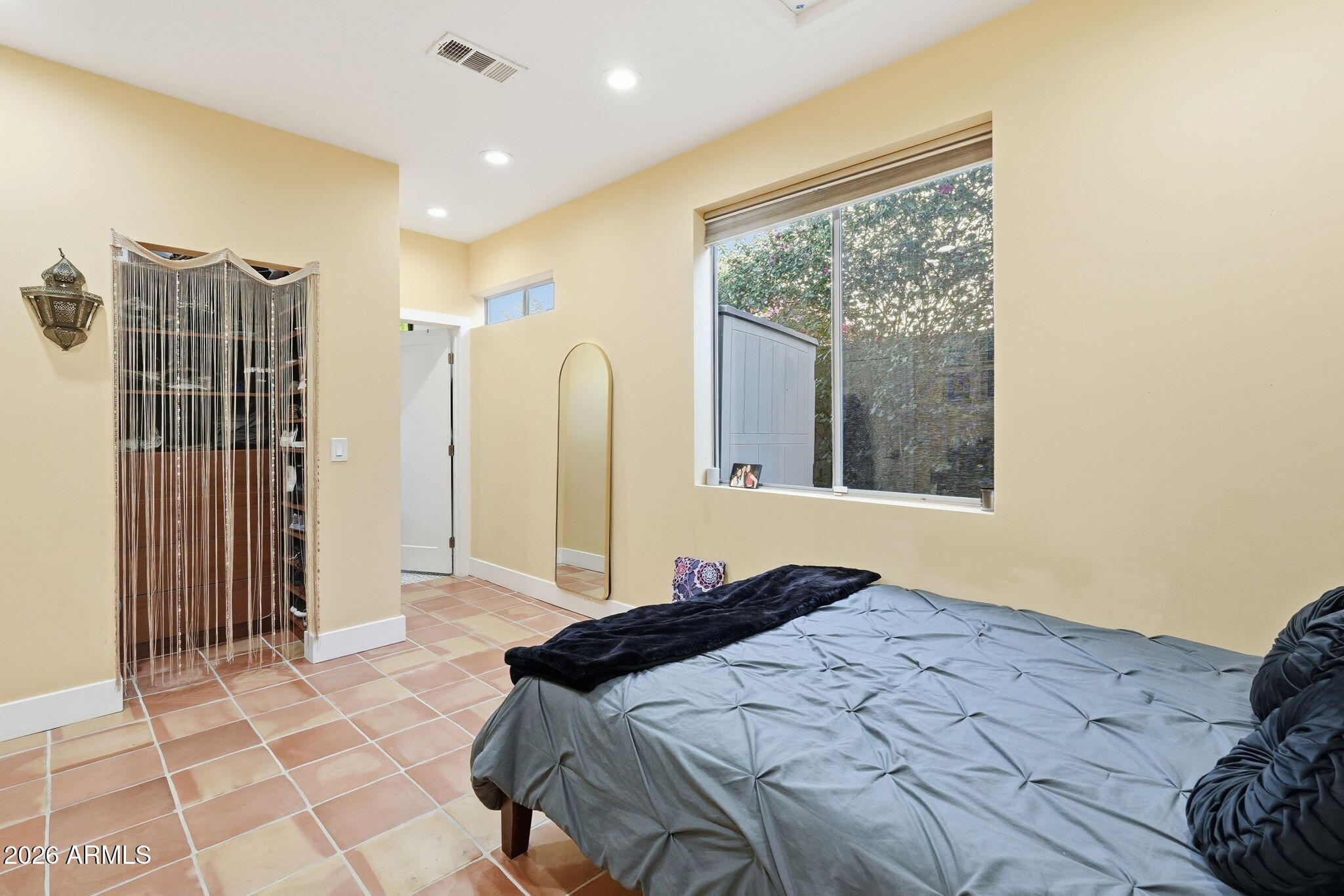 7327 E RUSTLING Pass