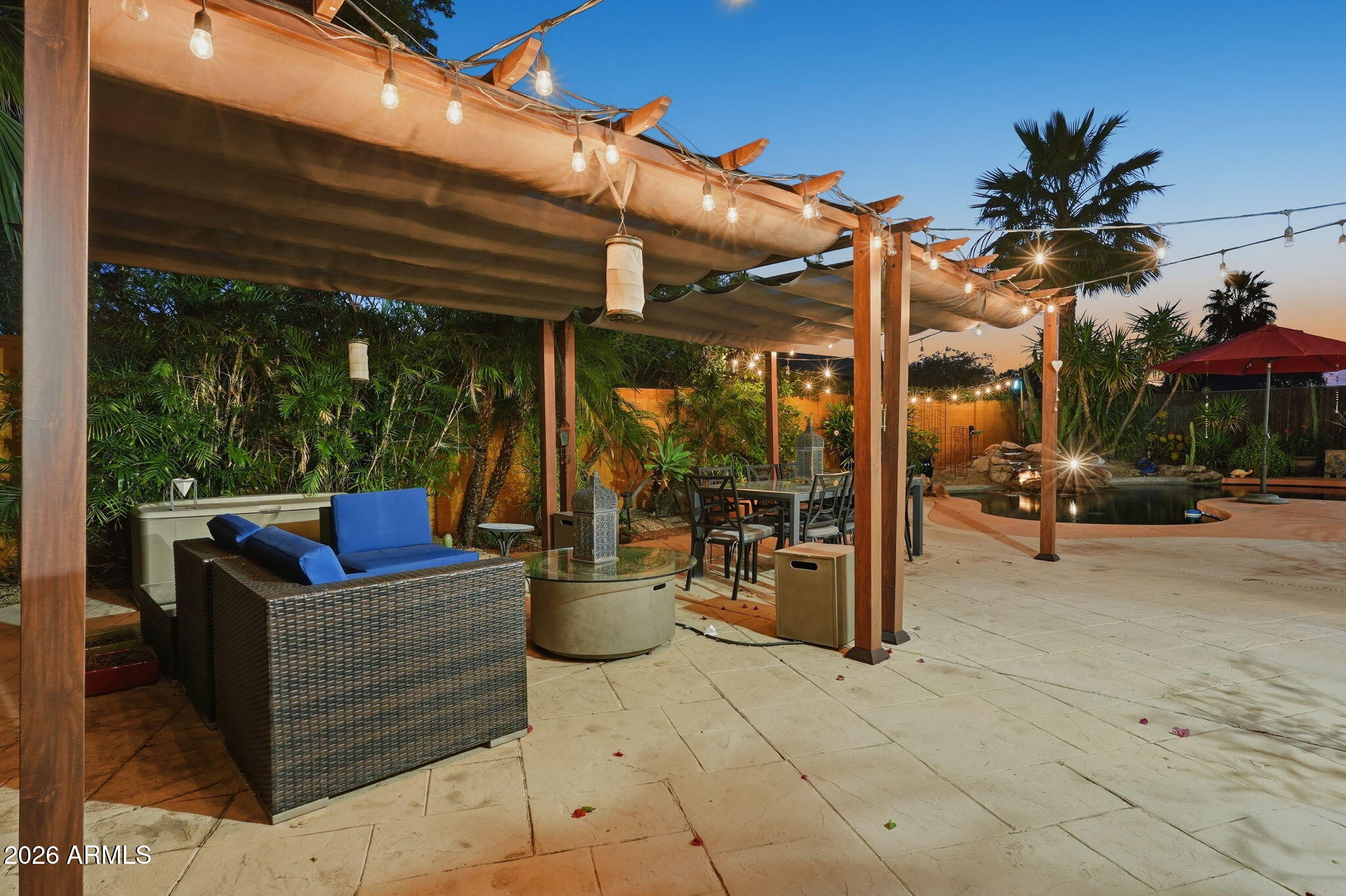 7327 E RUSTLING Pass