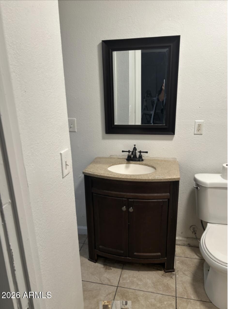 2045 W WASHINGTON Street