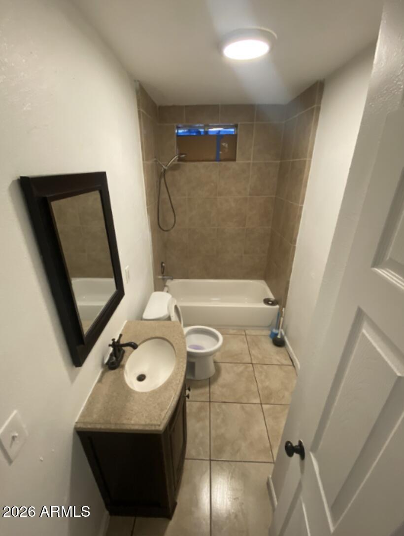 2045 W WASHINGTON Street