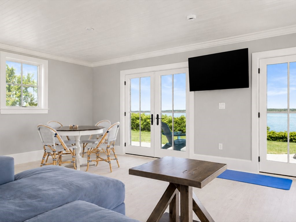 1058 East Shore Road