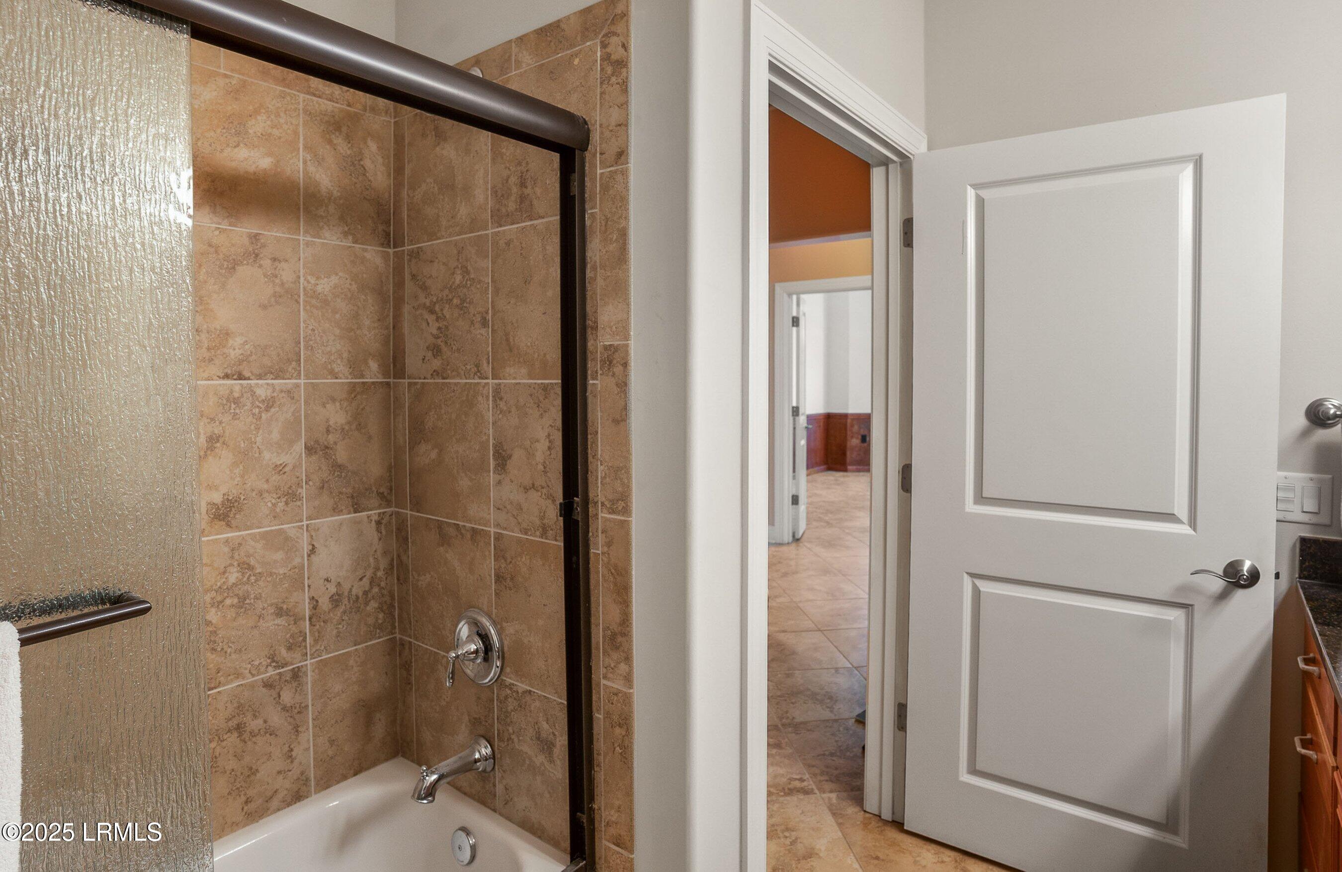 15 Sunset Boulevard, 1204