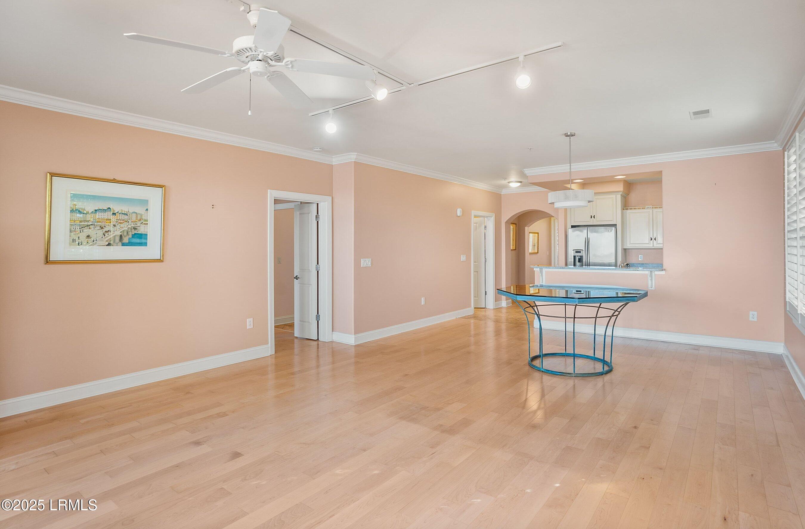 15 Sunset Boulevard, 1204