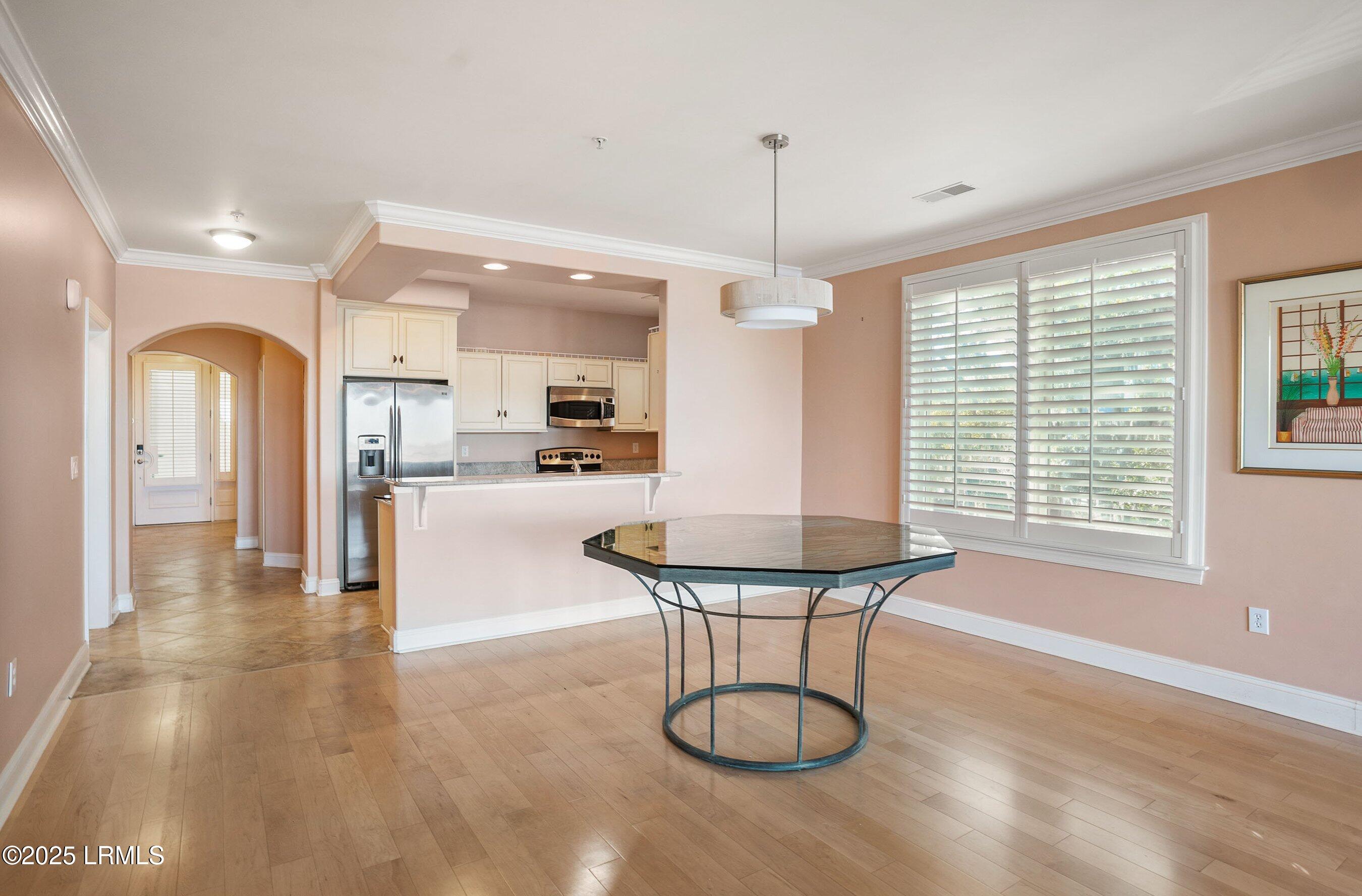 15 Sunset Boulevard, 1204
