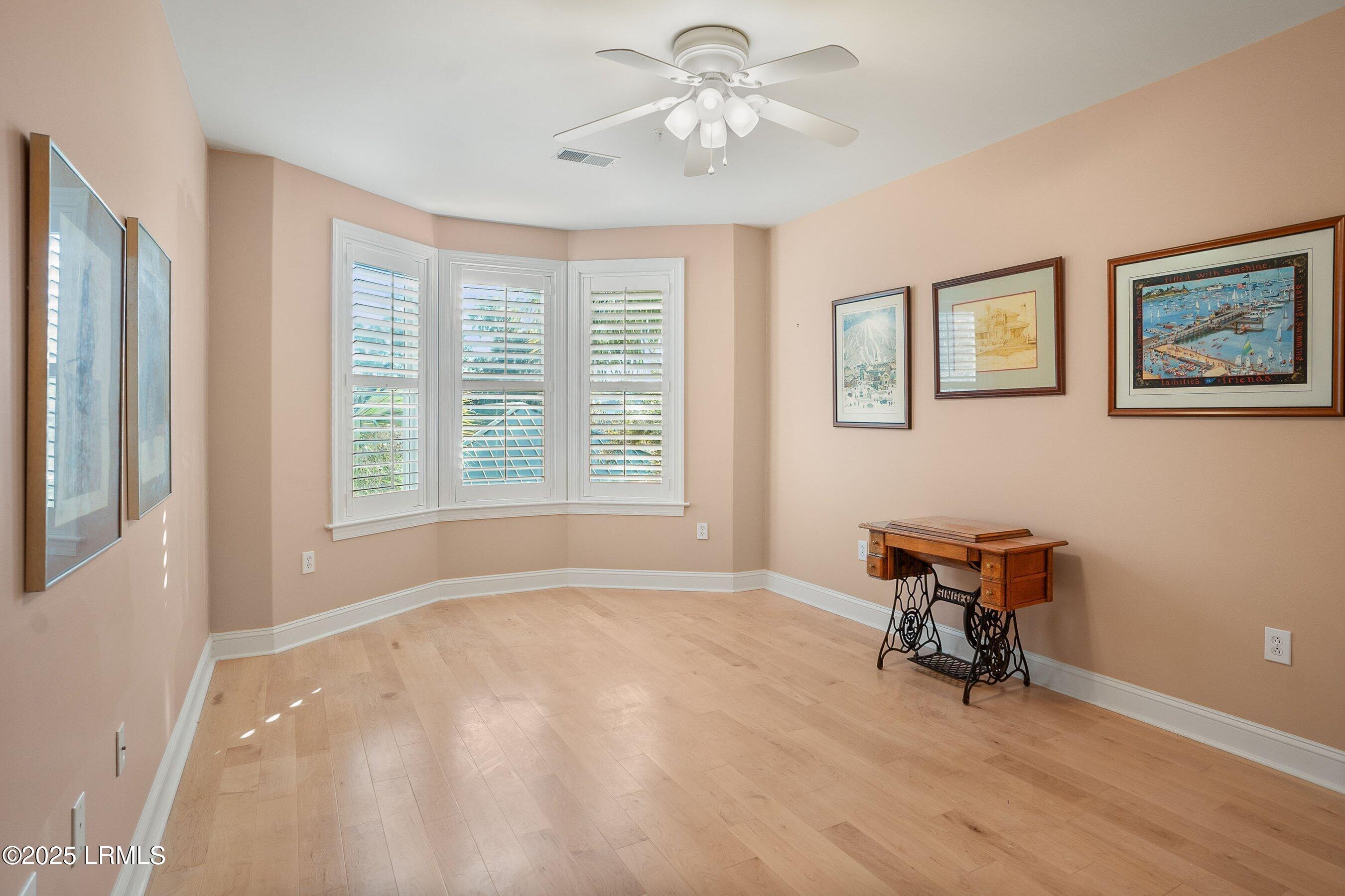 15 Sunset Boulevard, 1204