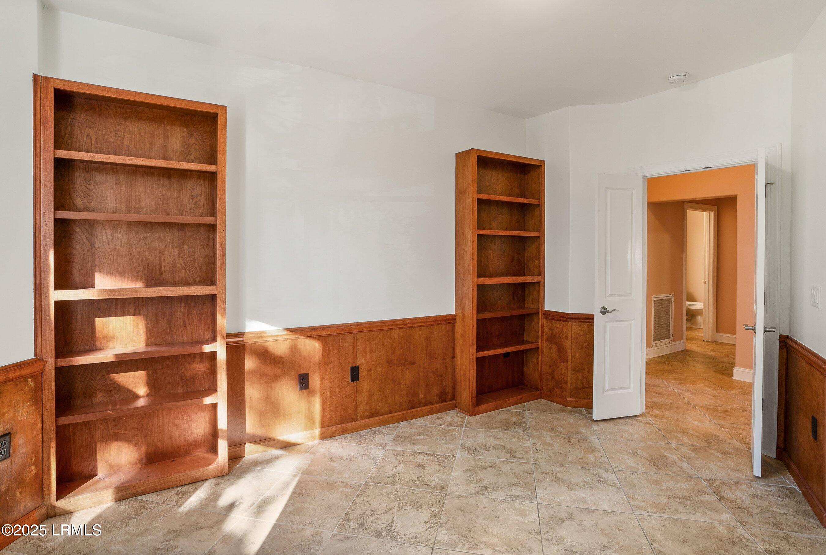15 Sunset Boulevard, 1204