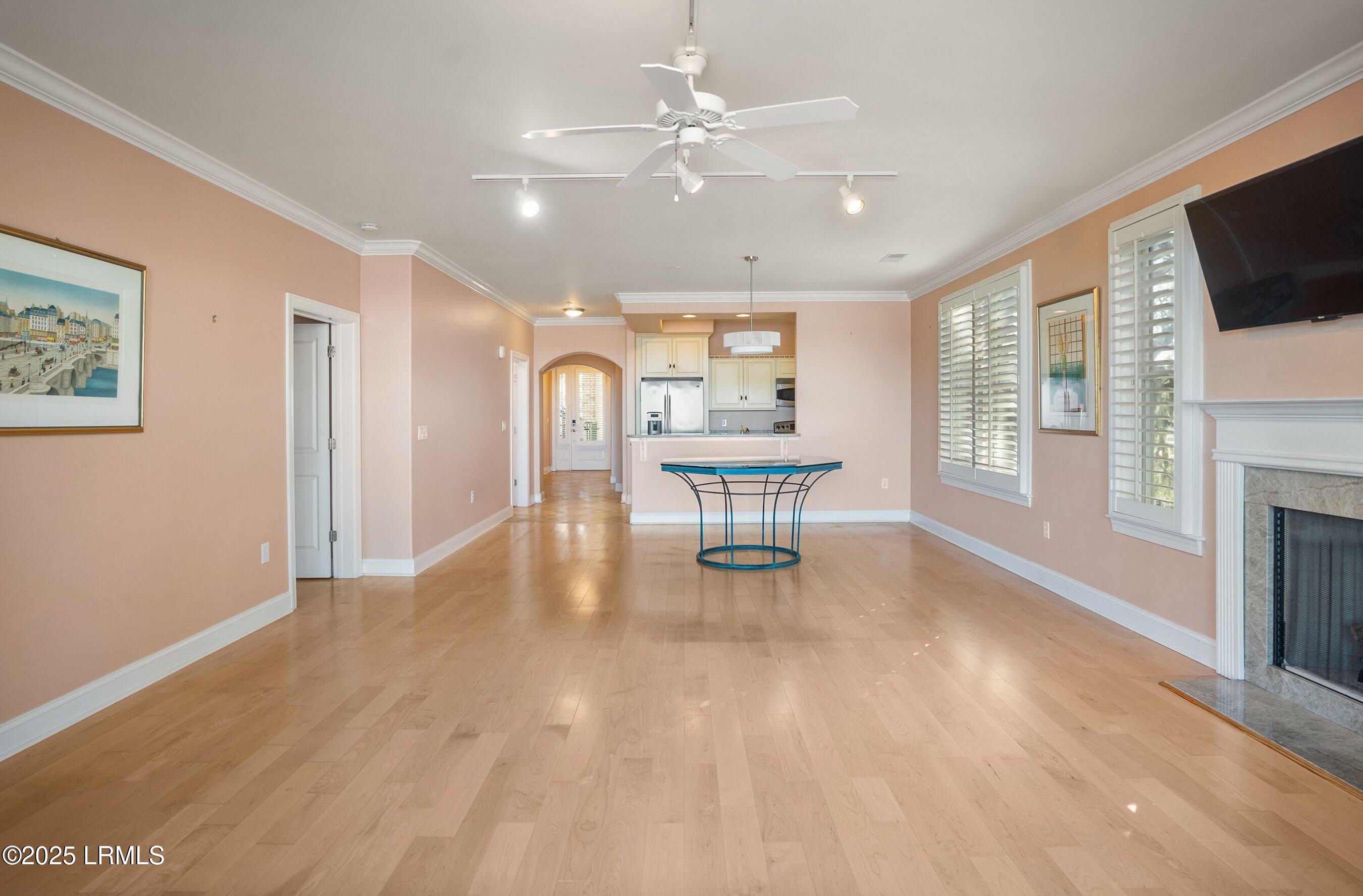 15 Sunset Boulevard, 1204