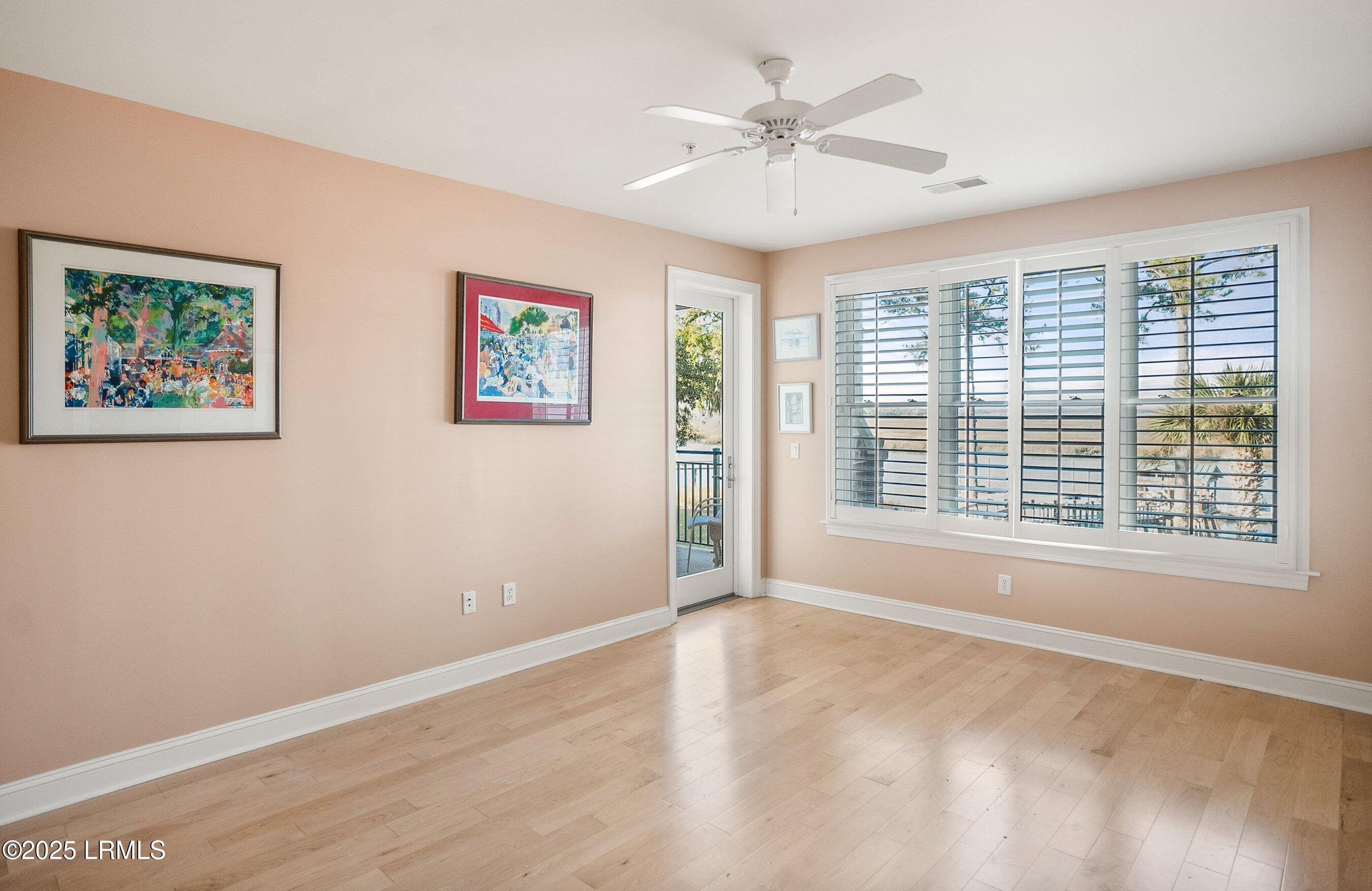 15 Sunset Boulevard, 1204