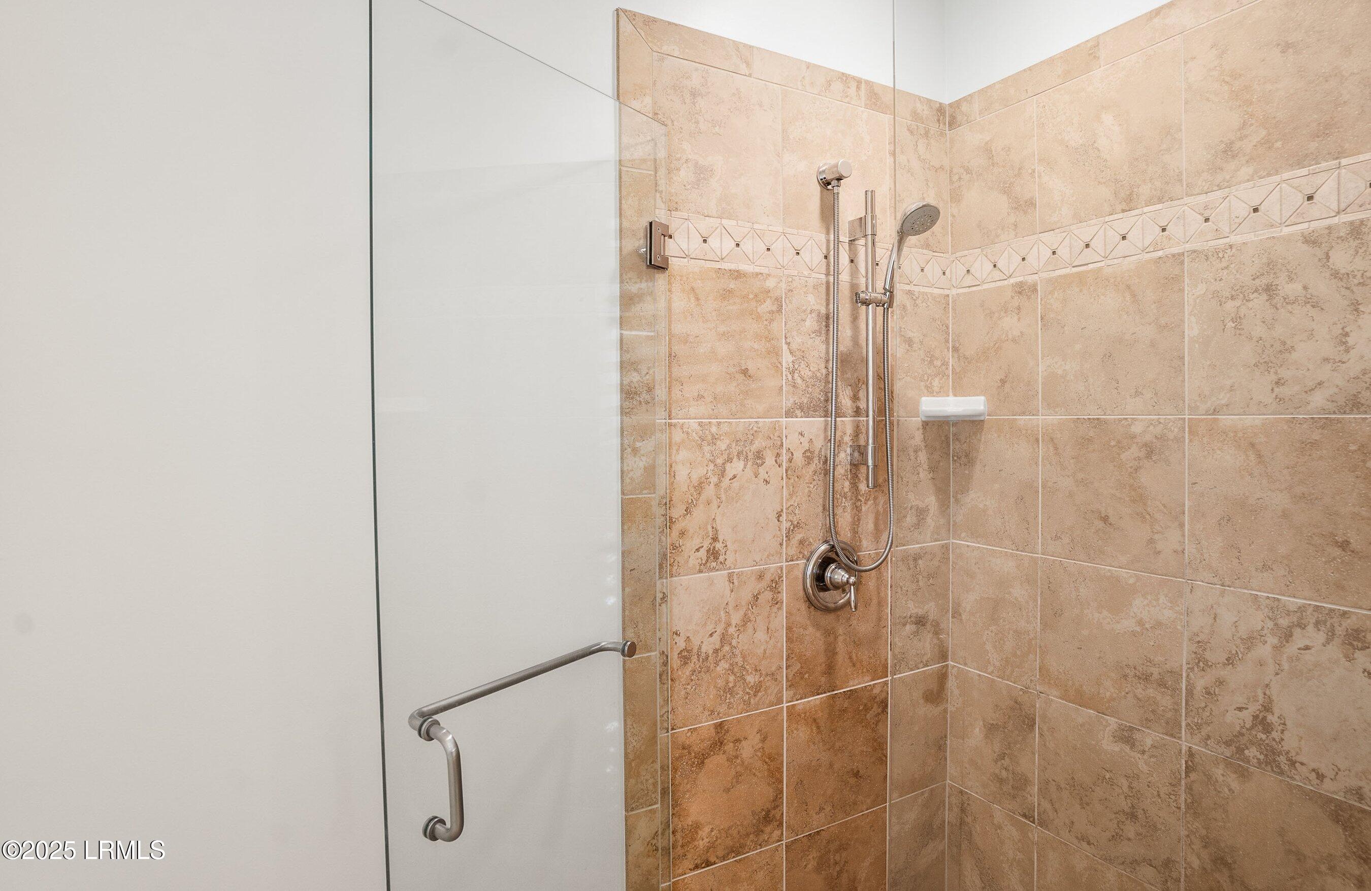 15 Sunset Boulevard, 1204