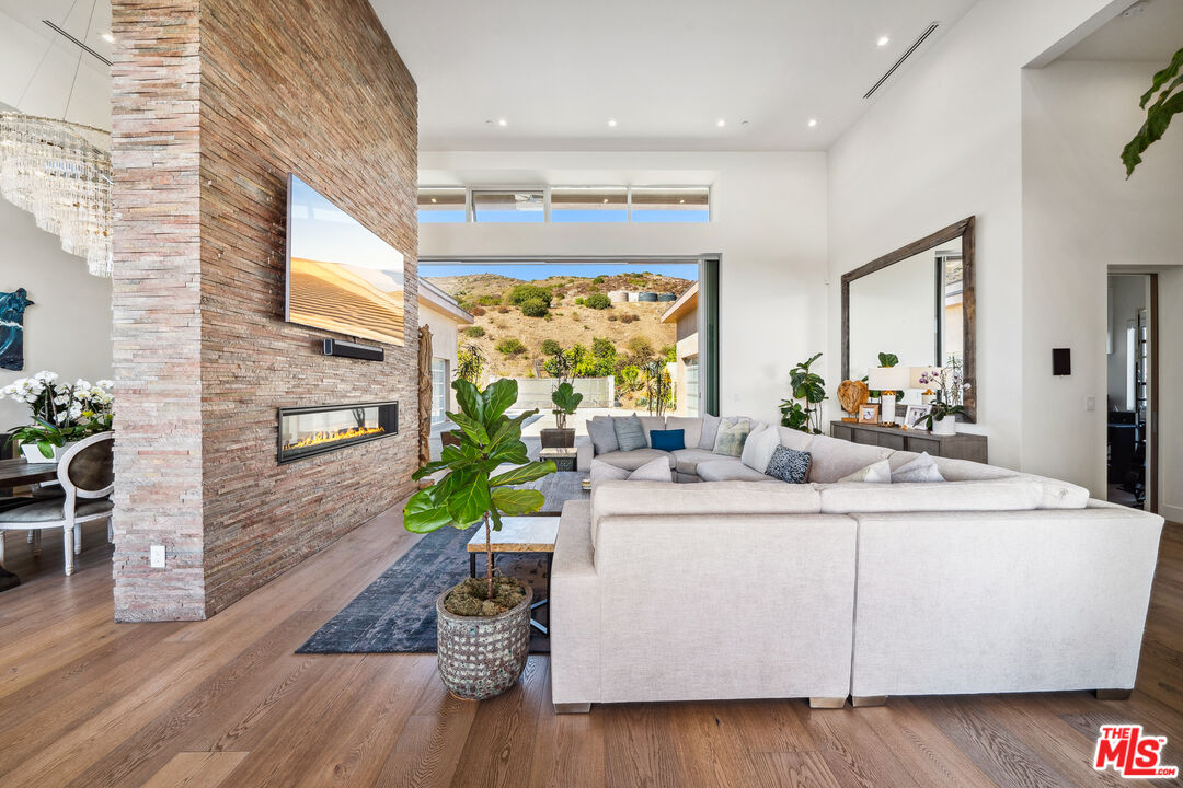 10715 Yerba Buena Rd