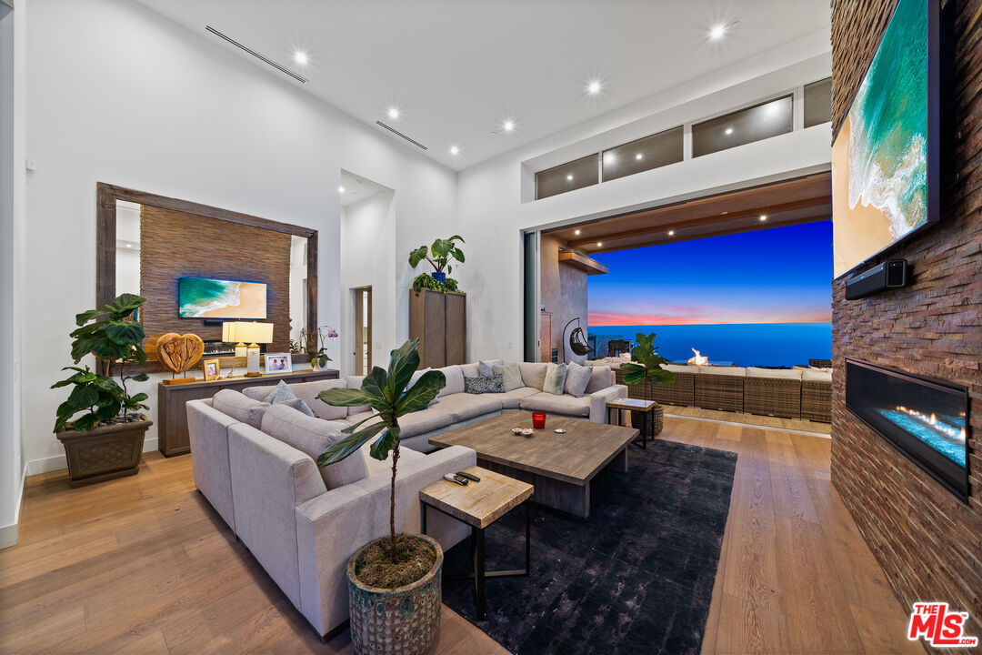 10715 Yerba Buena Rd