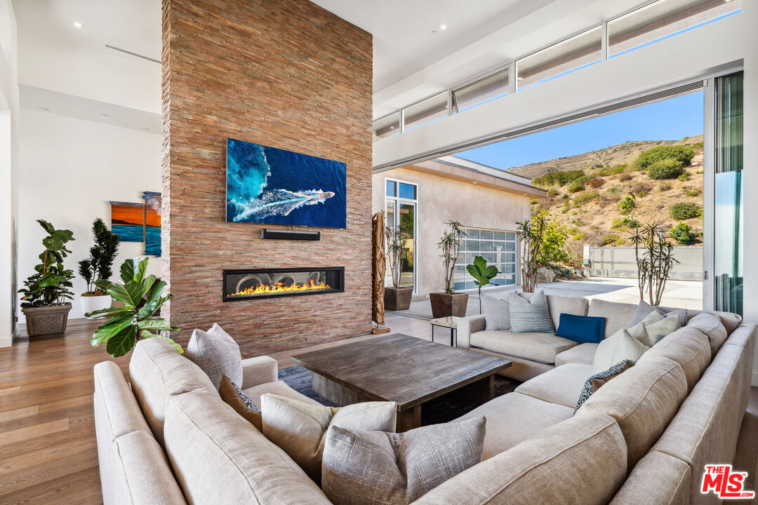 10715 Yerba Buena Rd