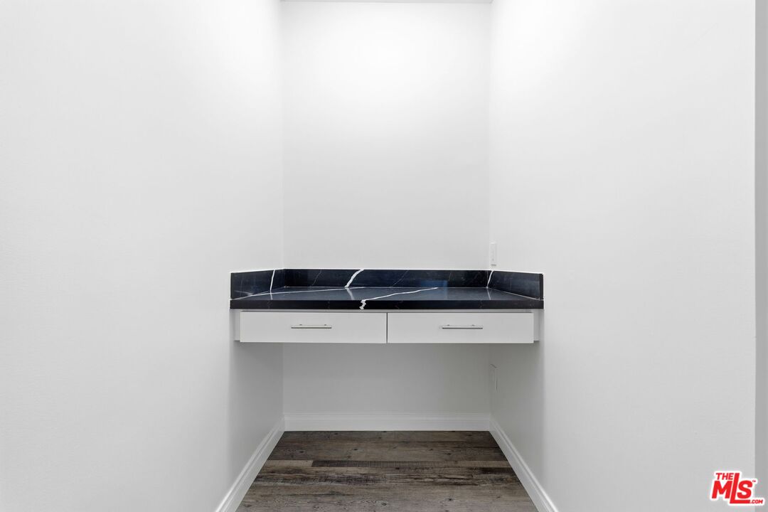 1939 Selby Ave Unit: 2