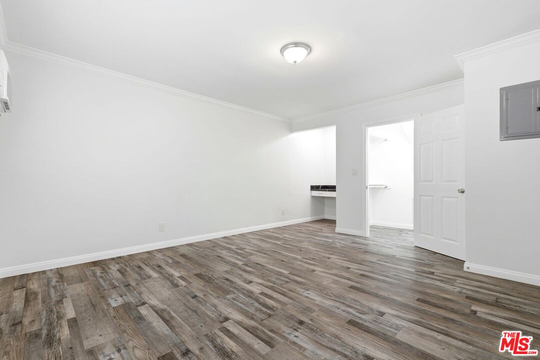 1939 Selby Ave Unit: 2