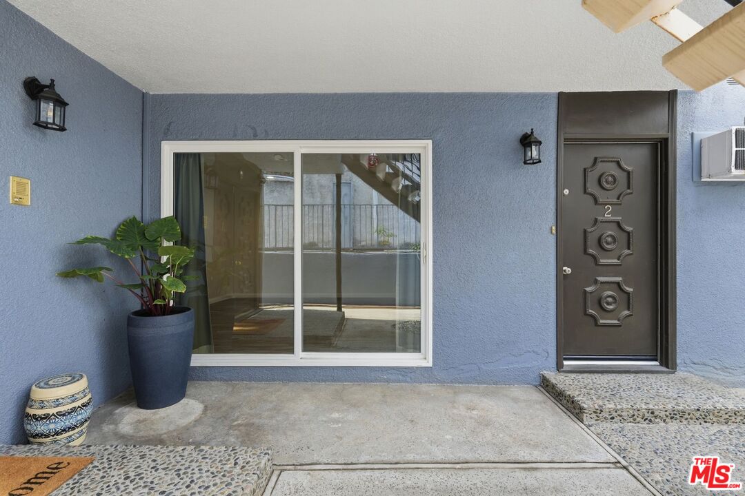 1939 Selby Ave Unit: 2