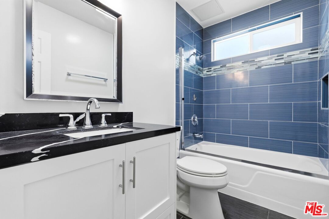 1939 Selby Ave Unit: 2