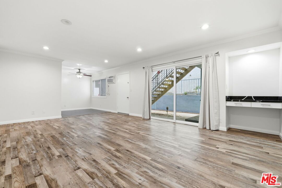 1939 Selby Ave Unit: 2