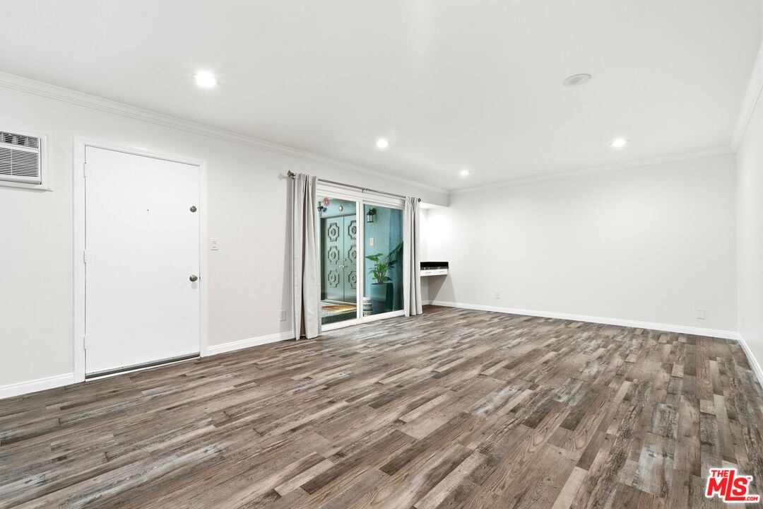 1939 Selby Ave Unit: 2