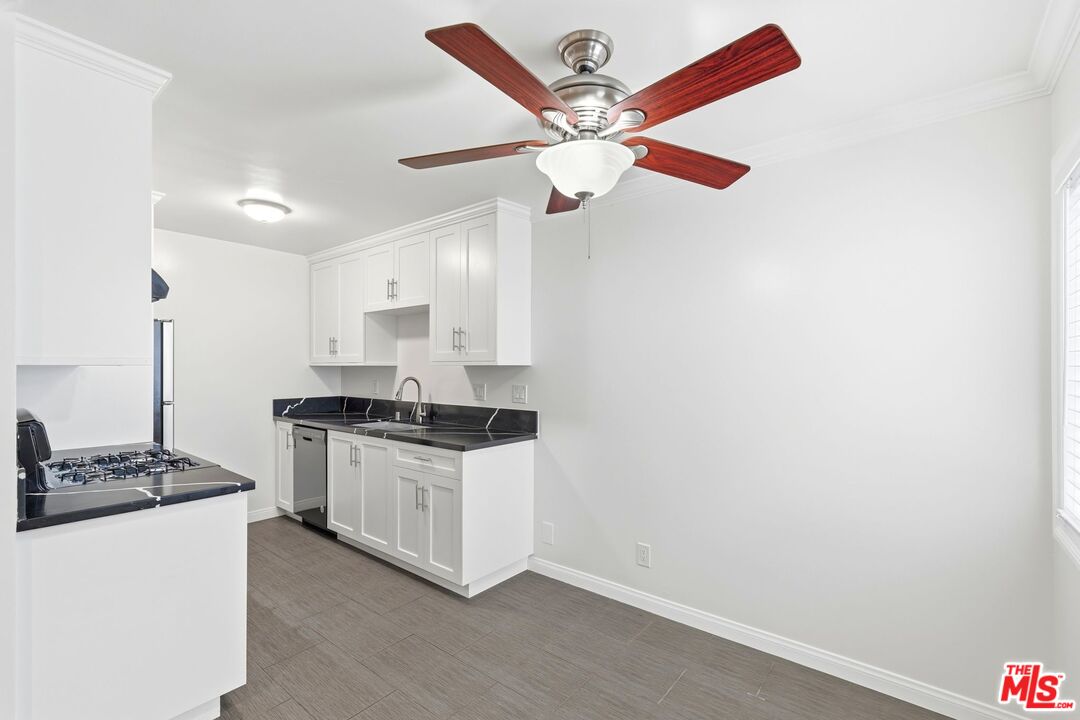 1939 Selby Ave Unit: 2