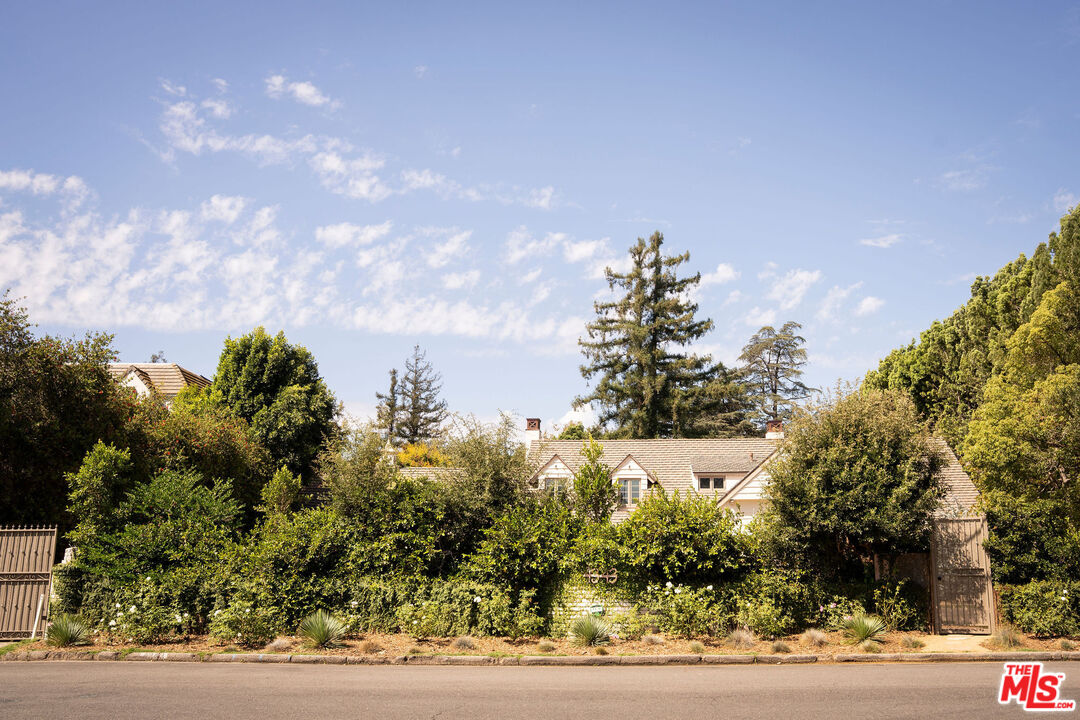 4343 Forman Ave