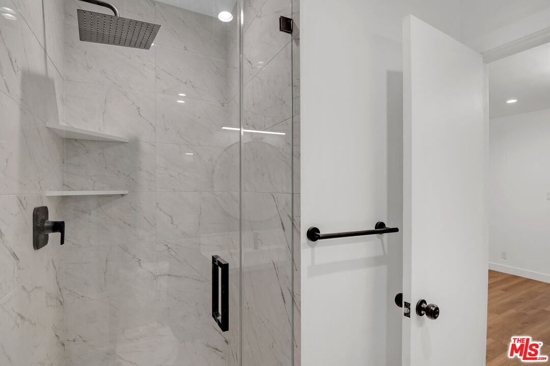 950 Havenhurst Dr Unit: 6