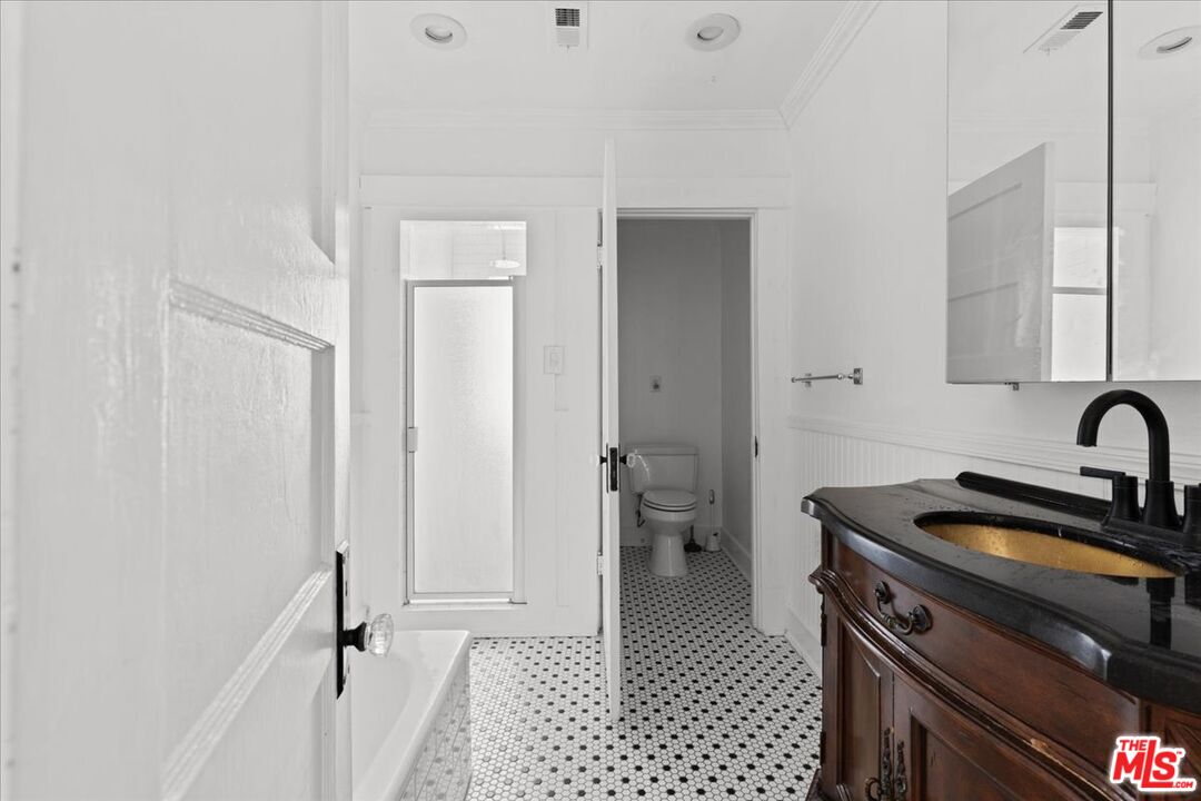 1018 Havenhurst Dr Unit: 1020