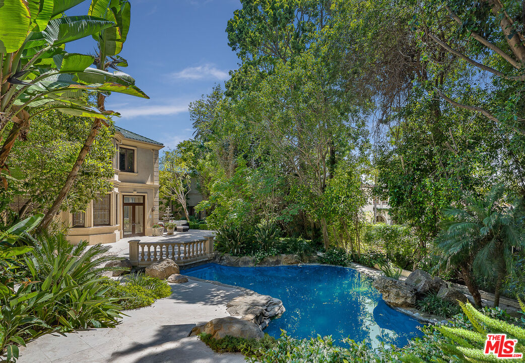 1700 Green Acres Dr