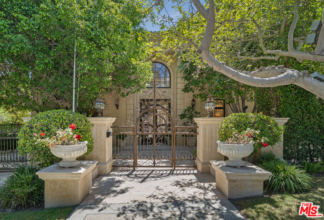 1700 Green Acres Dr