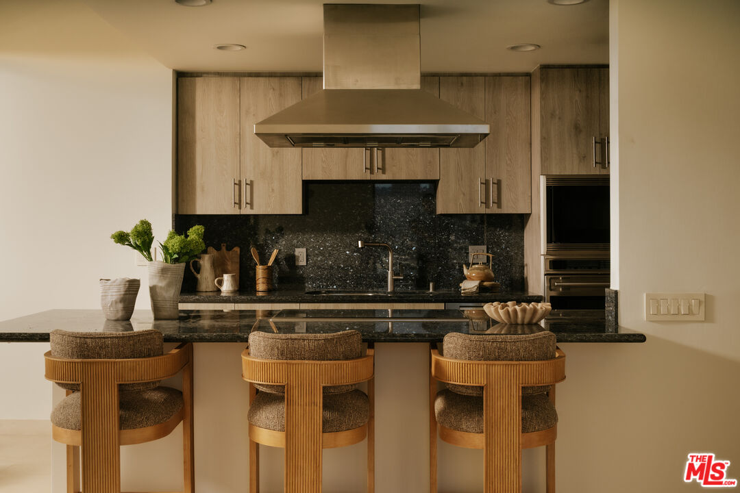 2222 Avenue Of The Stars Unit: 1404