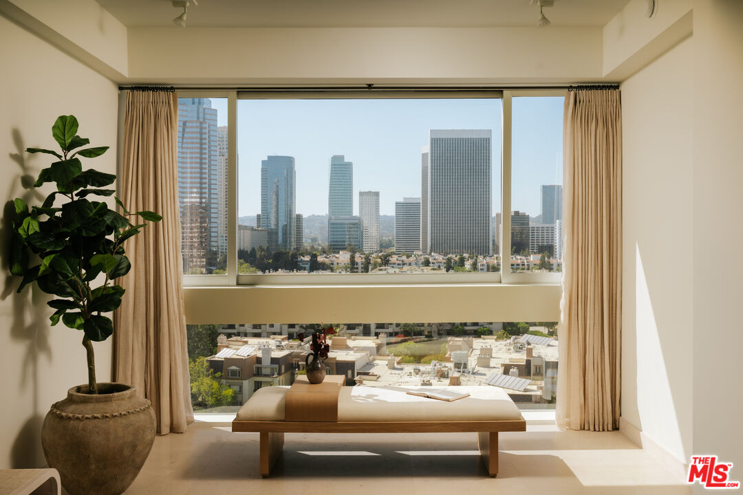 2222 Avenue Of The Stars Unit: 1404