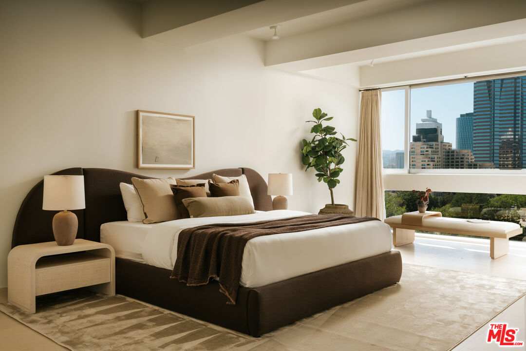 2222 Avenue Of The Stars Unit: 1404