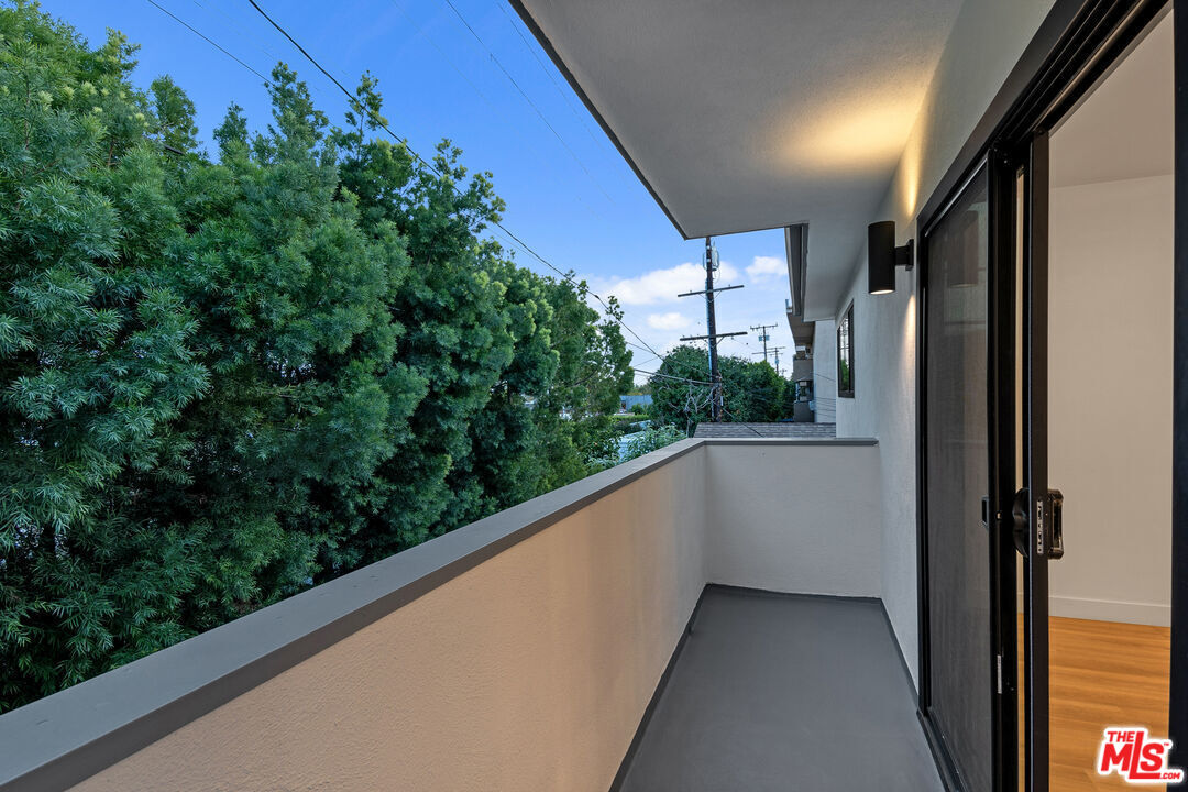 950 Havenhurst Dr Unit: 6