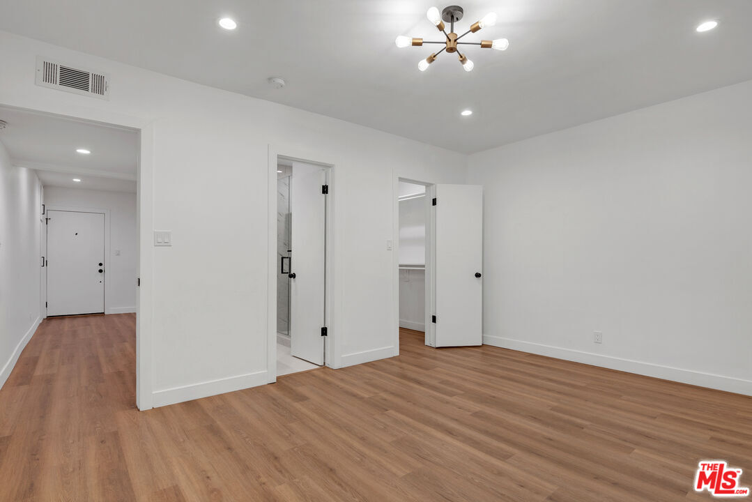 950 Havenhurst Dr Unit: 6