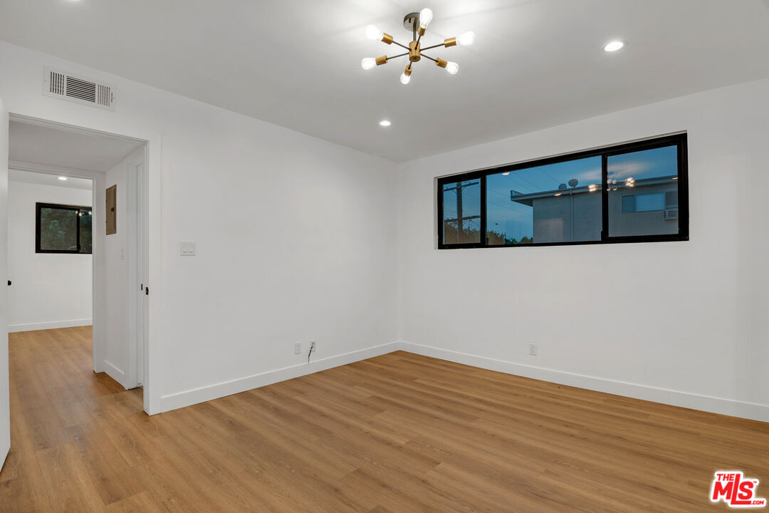 950 Havenhurst Dr Unit: 6