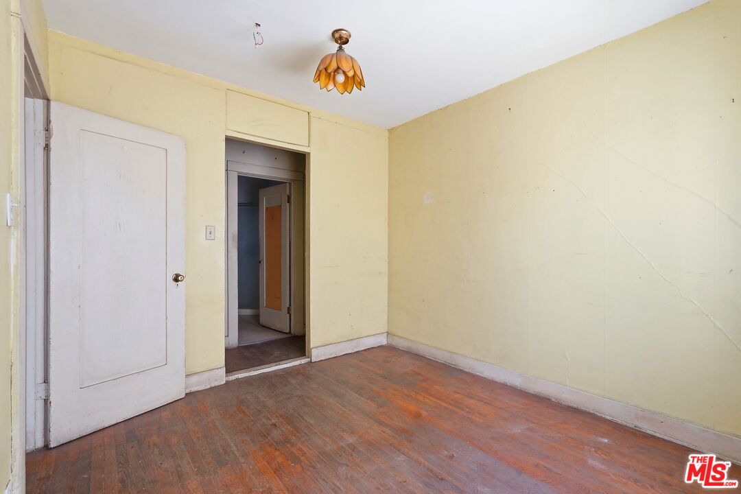 1410 N Serrano Ave