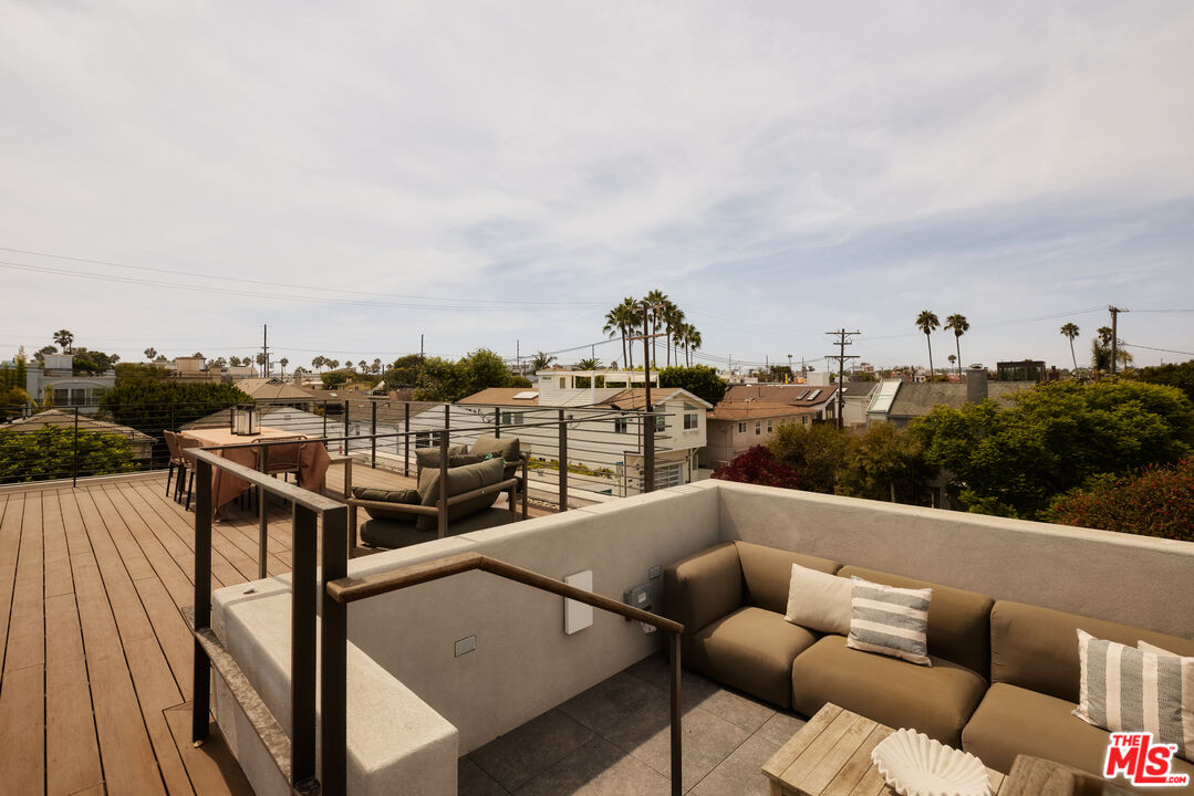 2801 Sanborn Ave