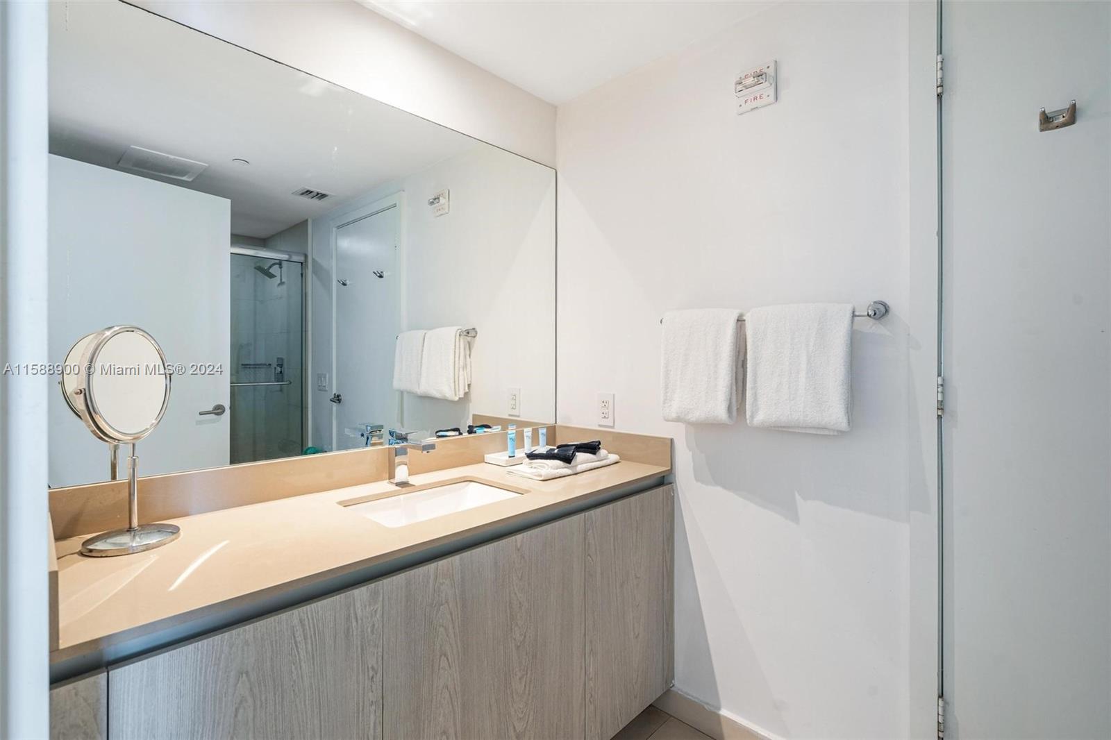4111 S Ocean Dr # 3706