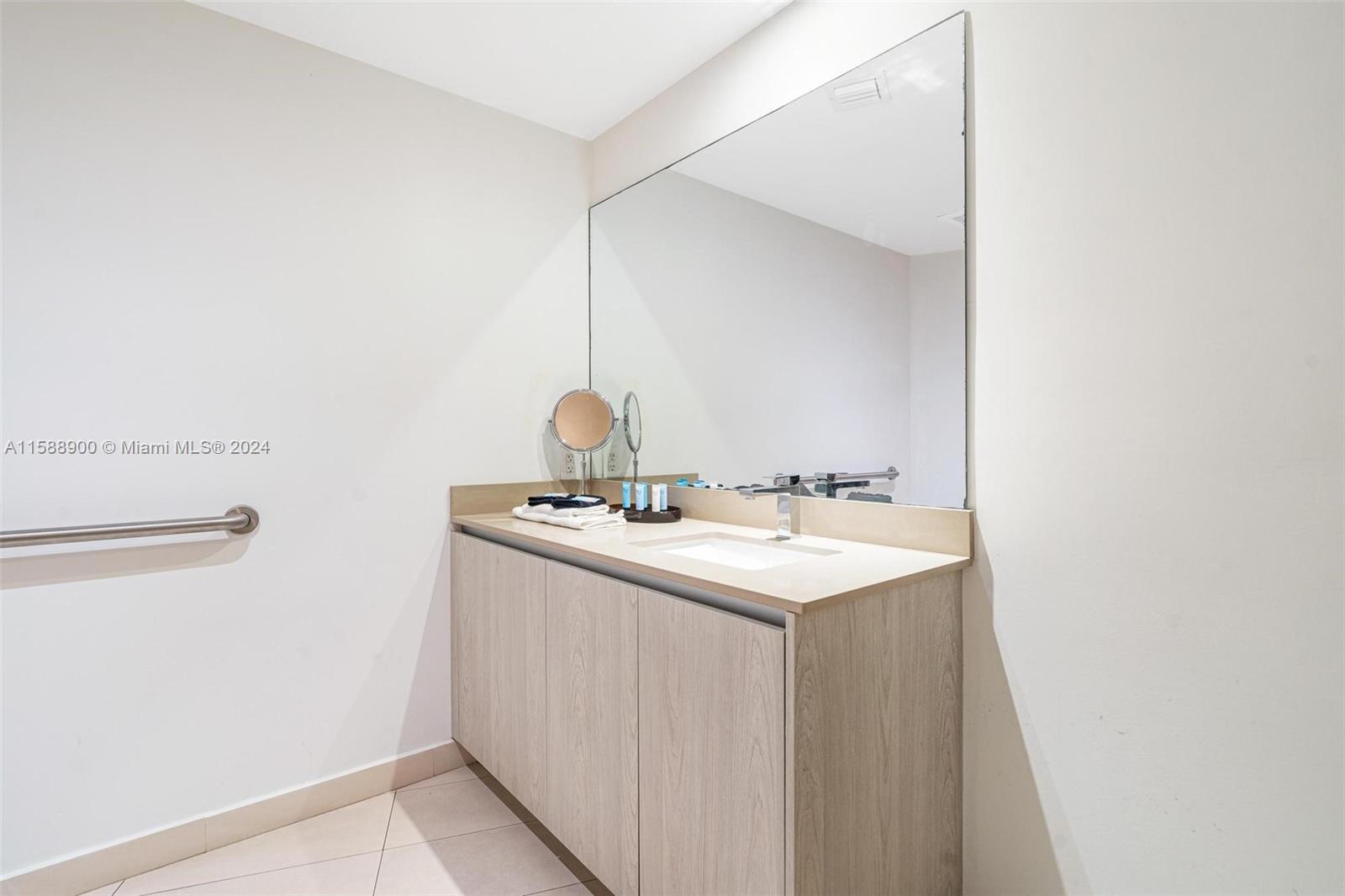4111 S Ocean Dr # 3706