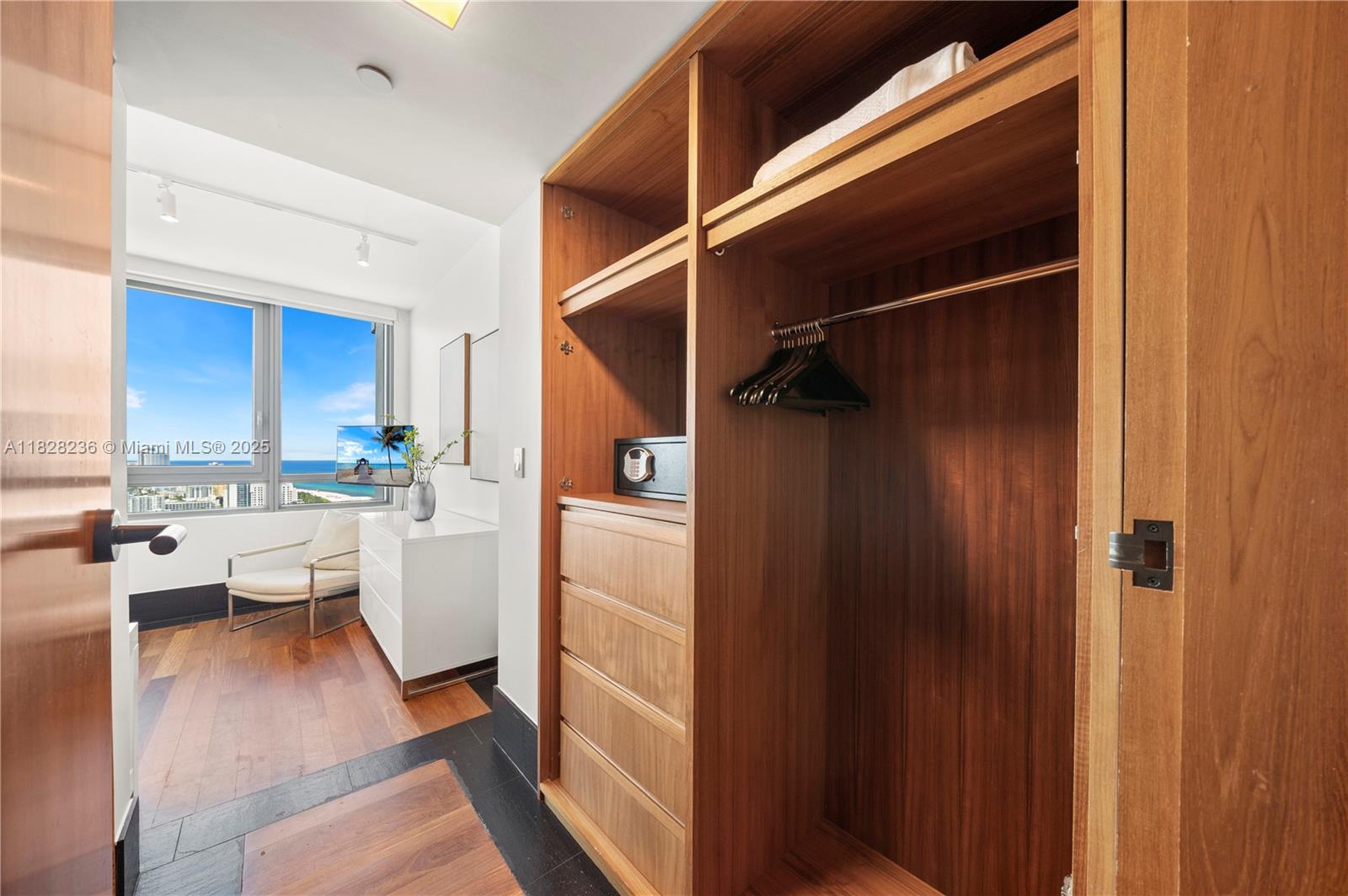 Setai Residence 3803