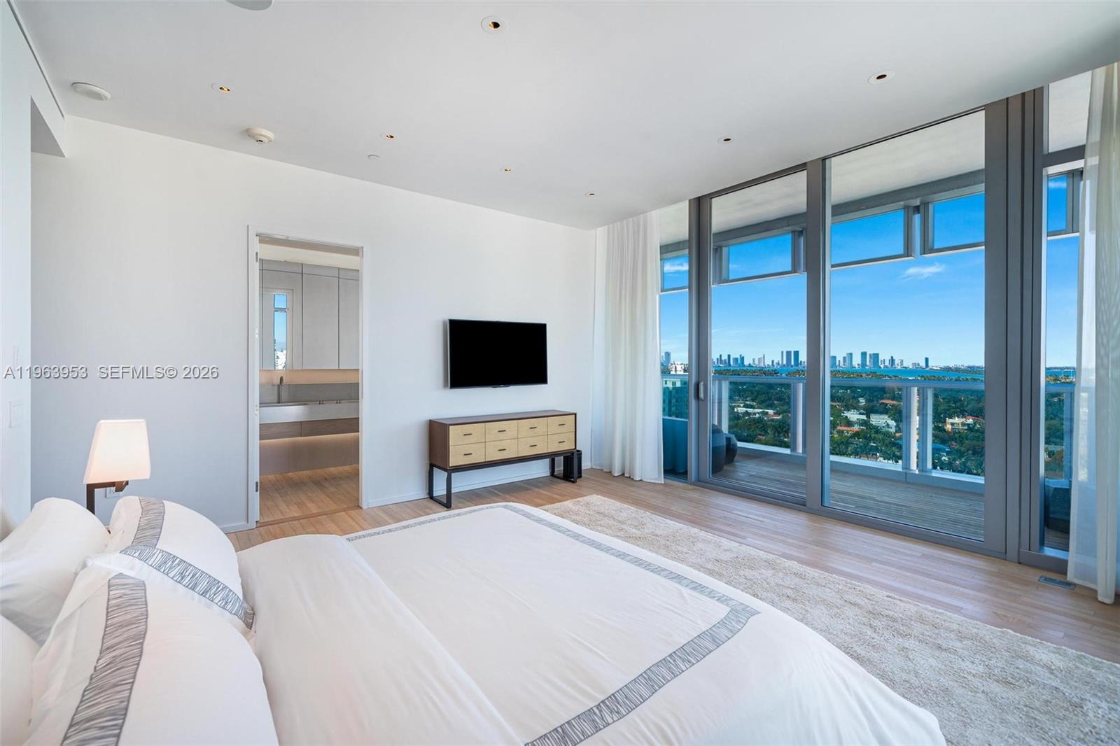 The EDITION Residence 1501