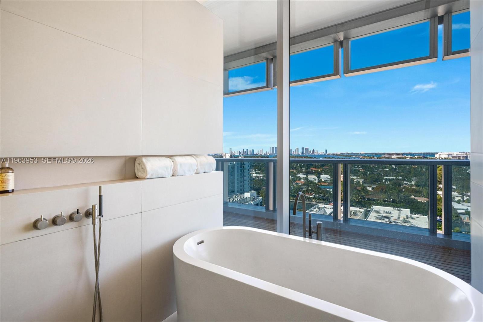 The EDITION Residence 1501