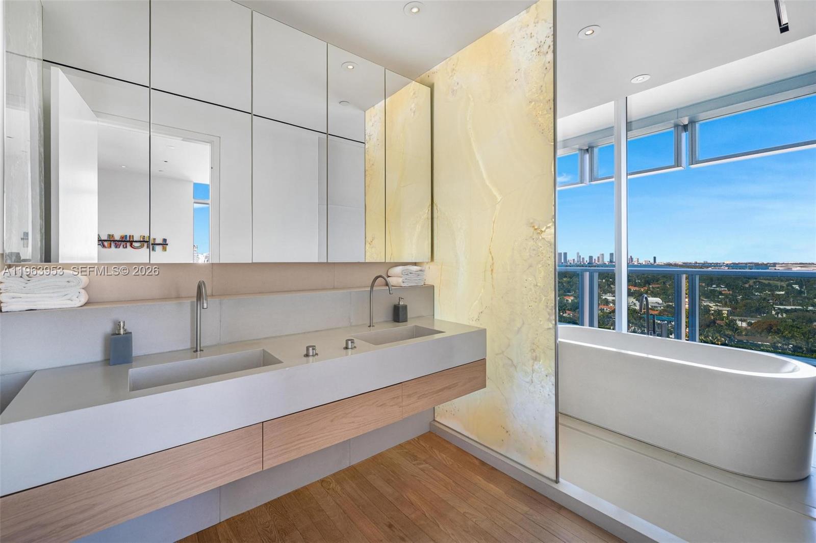 The EDITION Residence 1501